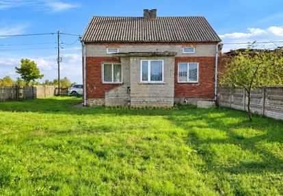 Różanna – działka 1186 m² z zabudowaniami