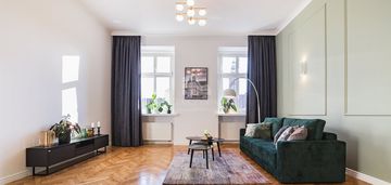 Widok na ratusz, nowoczesne studio 57 m2,  iii p.