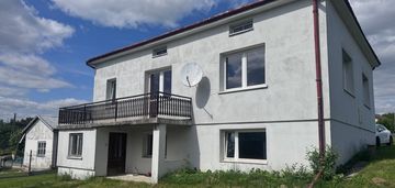 Dom w malowniczej ropicy polskiej