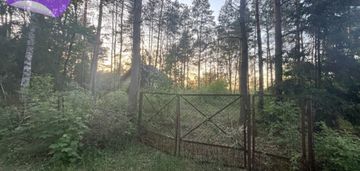 Działka budowlana w lesie blisko rzeki