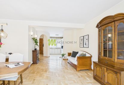 Dom szeregowiec, fotowoltaika, rolety zewnętrzne