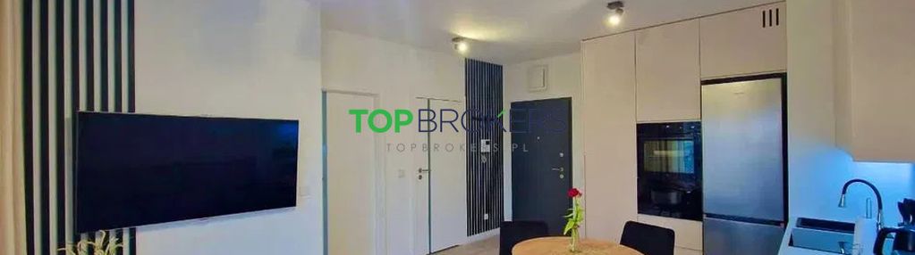 Piękny salon z aneksem i sypialnia, klima