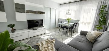 Metro kondratowicza-parking-dwustronne