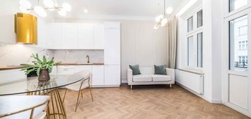 Ładne mieszkanie urządzone kamienica balkon wilda