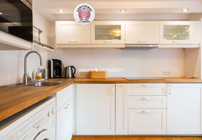 4 pokoje +2 pokoje + garaż