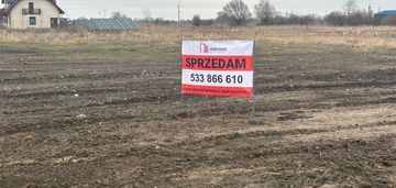 4 działki mieszkaniowo- usługowe