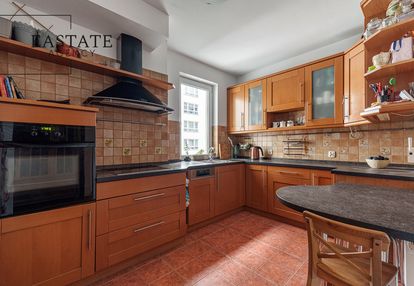 102 m², 4 pokoje, loggia, garaż, dwie łazienki