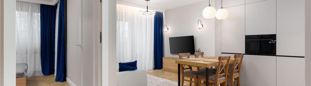 Gustowne 2-pok z garderobą i klimatyzacją, centrum