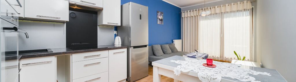 3 pok. / szafrana os. fi /balkon + m. postojowe