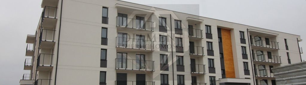 Na parterze 3 pokoje z niskim czynszem ( balkon)