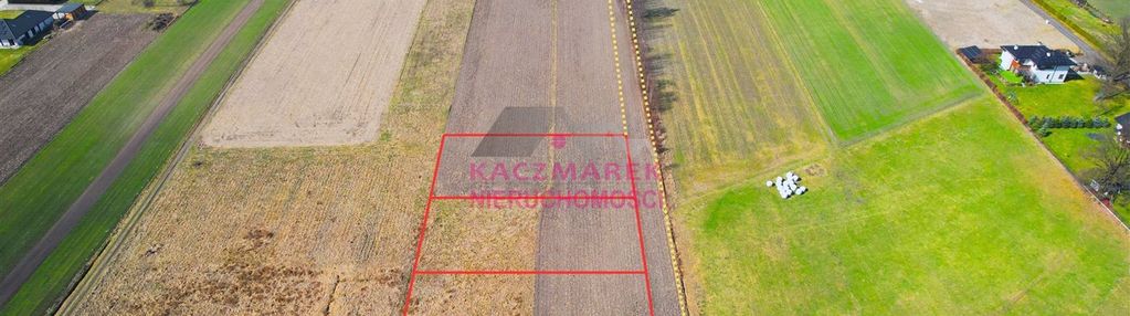 Trzy działki - w spokojnej okolicy