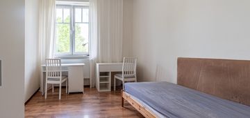 Kameralne studio dla singla tuż przy agh