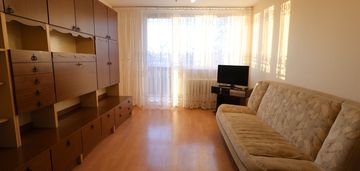 3 pokoje z balkonem na hutniku