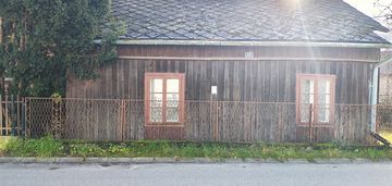 Krzykawka, dom wolnostojący z stodołą