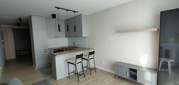 Gotowiec inwestycyjny na gumieńcach, parking