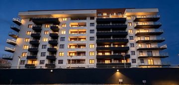 Balkon 12m2, m.post. w garażu, kuchnia z oknem