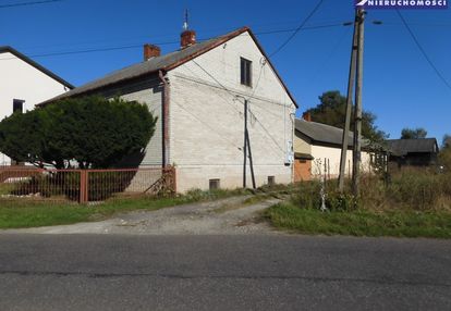 Dom z warsztatem stolarskim