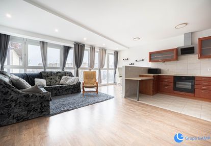 6-pok, trzypoziomowe*pilotów*balkon*piwnica