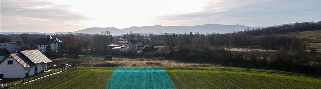 Działka z pięknym widokiem na karkonosze.
