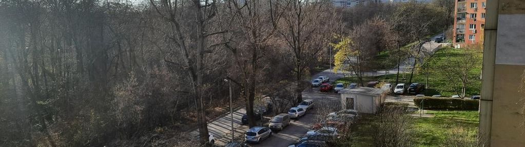 Na 40 metrach 2 słoneczne, osobne pokoje.