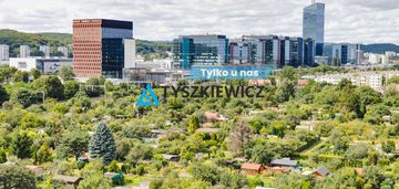 Dwustronne 3 pokoje na zaspie z widokiem na oliwę