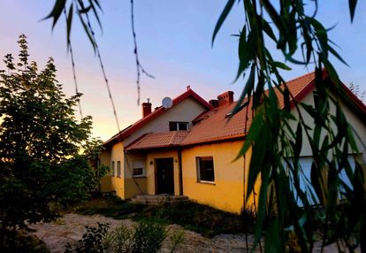 Dom (wolnostojący) z dużą działką