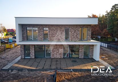 Nowe osiedle domów bliźniaczych w cielu