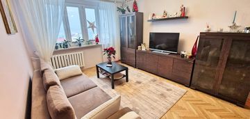 Przytulne dwupokojowe z pięknym widokiem. koło emki. winda.