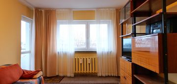 2 pok. z oddzielną kuchnią i balkonem 47m, centrum.