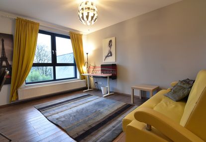 Widokowe studio rezydencja rycerska garaż