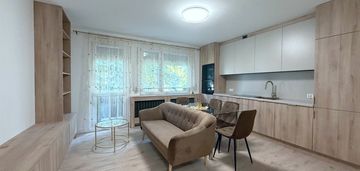 3 pokoje, 50m2, wysoki parter, balkon,  jadwiżyn