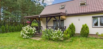 Komfortowy dom z dużą działką i tarasami