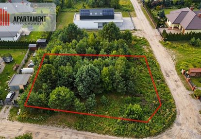 Urokliwa działka na kameralnym osiedlu blisko lasu