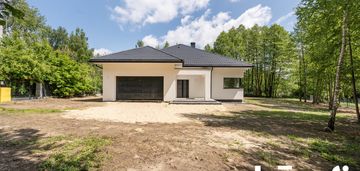 Nowoczesny dom z ogrodem przy lesie | pod łodzią