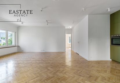 1-najemca/balkon/ogród/miejsce postojowe-73m