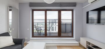 Taki balkon z widokiem się nie zdarza na pradze!