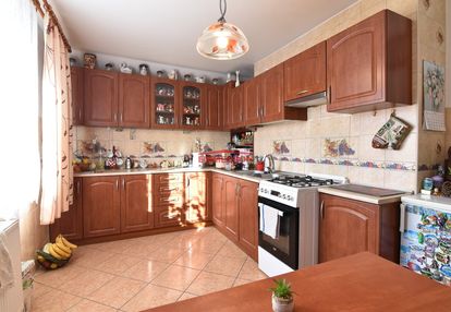 2poziomowe garaż 2 komórki lokatorskie 5ar działka