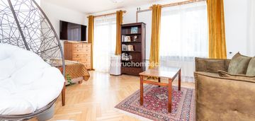 Mieszkanie w centrum, 1. piętro, balkon.