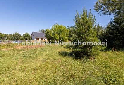 Działka budowlana 721 m2 nad stawem, skrzynki