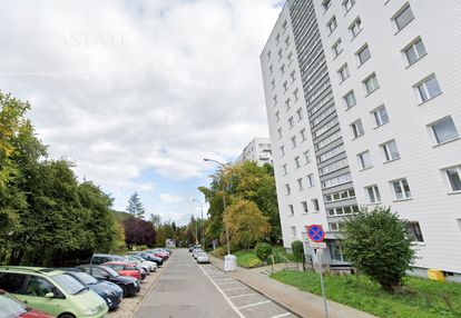 Dwa pokoje w cichej okolicy, z widokiem na morze