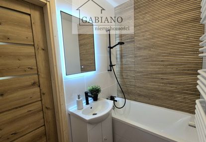 Przy metrze/po remoncie/dwustronne