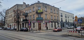 Kamienica z lokalami użytkowymi i mieszkalnymi