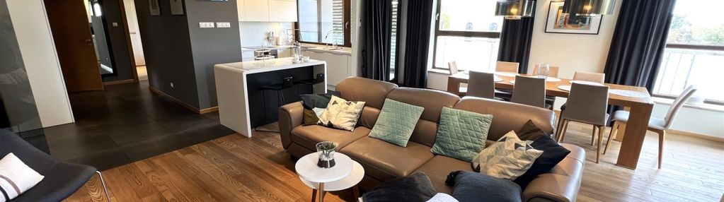 Komfortowy apartament w centrum łodzi obok parku.