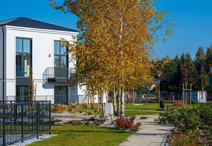 Niemcz nowoczesny dom - 5 pokoi z - garaż w bryle