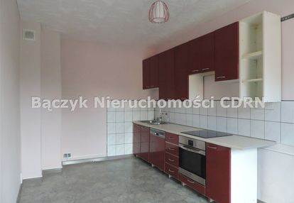 Doskonała cena mieszkanie- jasna oficyna
