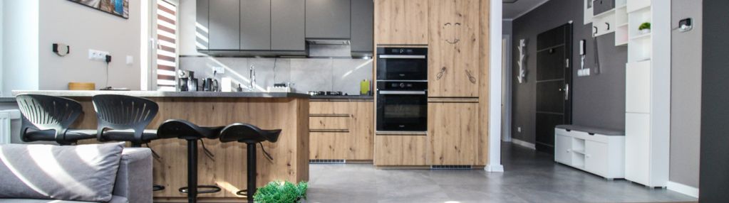 Klimatyczne 2 pokojowe mieszkanie z loggią