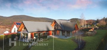 Luksusowa posiadłość z basenem pod nowym sączem