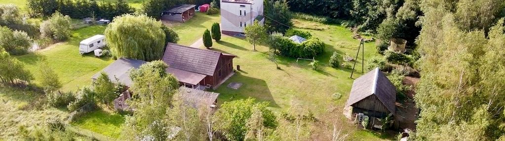 Siedlisko 4776 m2 obok zalewu i lasu * 2 domy i budynki gospodarcze