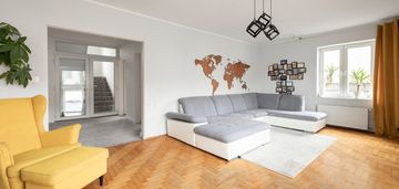 Przestronny dom lub trzy niezależne mieszkania