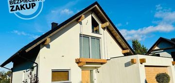 Wolnostojący z piwnicą, garaż na 2 samochody